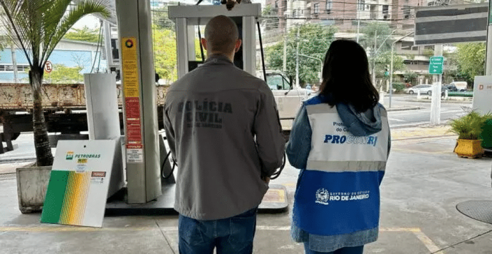ANP interdita postos em Niterói por adulteração de gasolina com metanol