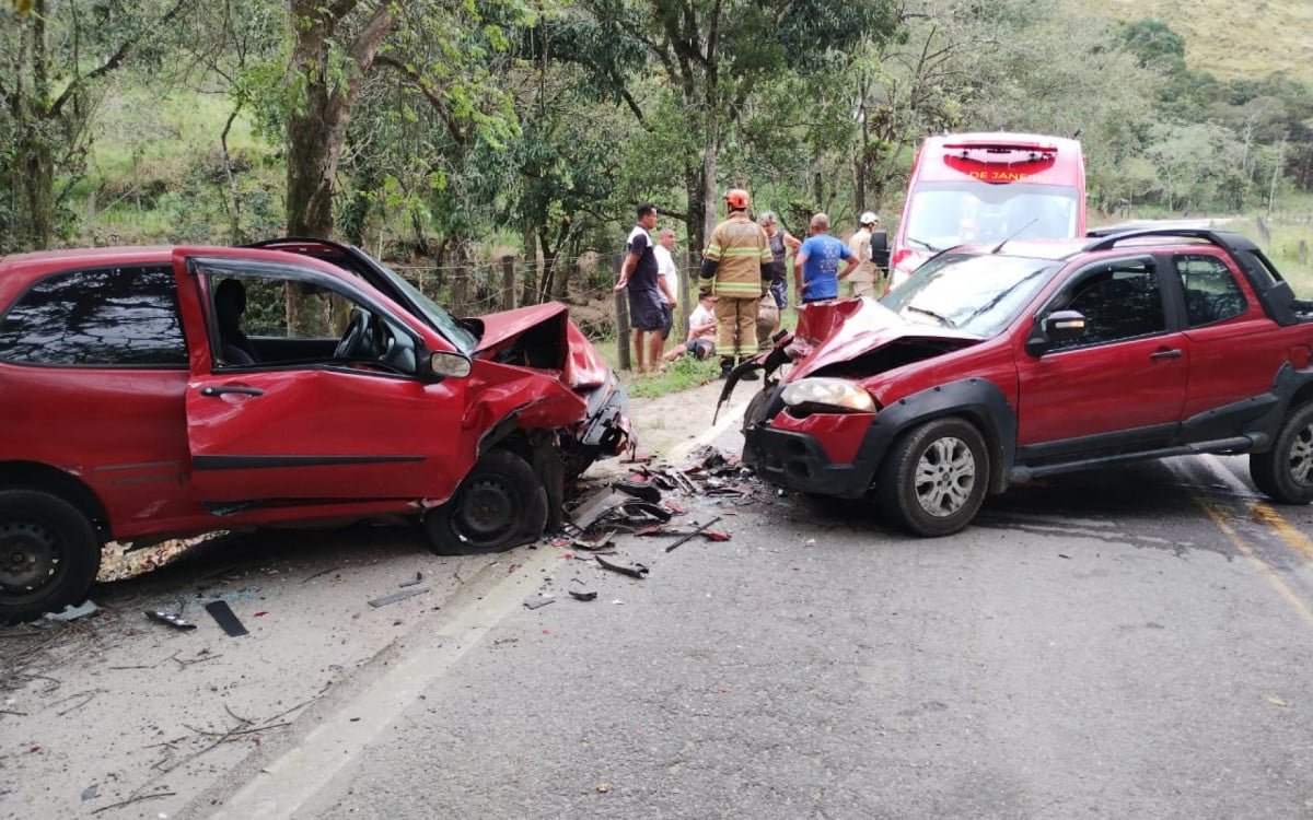 Acidente na Serra Dágua em Angra do Reis causa lentidão no trânsito