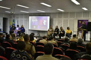 "Agosto Lilás" foi tema de debates na Guarda Municipal de Niterói