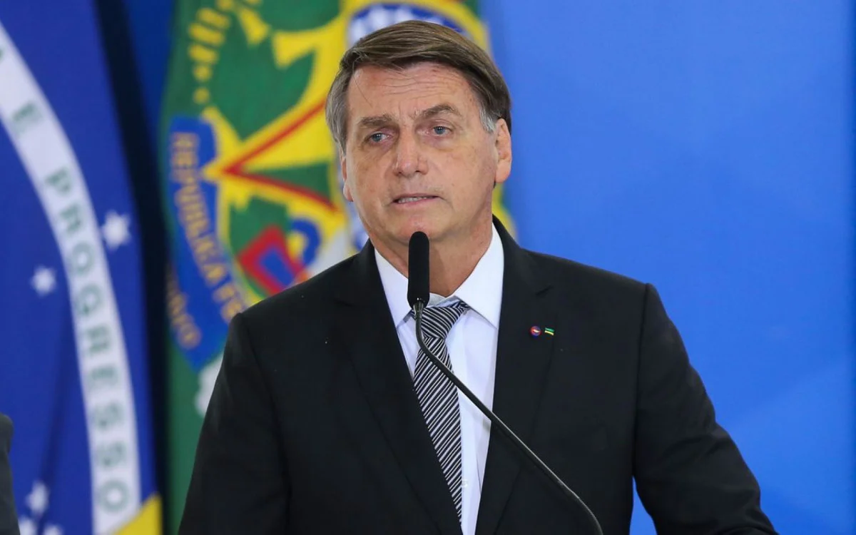 Bolsonaro apaga canal por engano e perde 81 mil seguidores