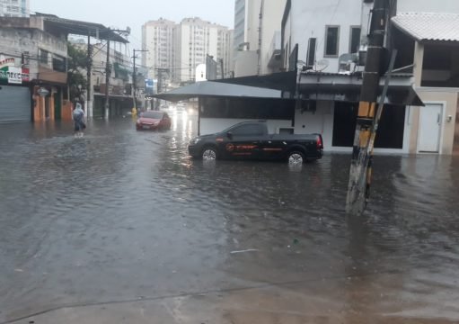 Campos tem previsão de dilúvio e Noé já prepara arca