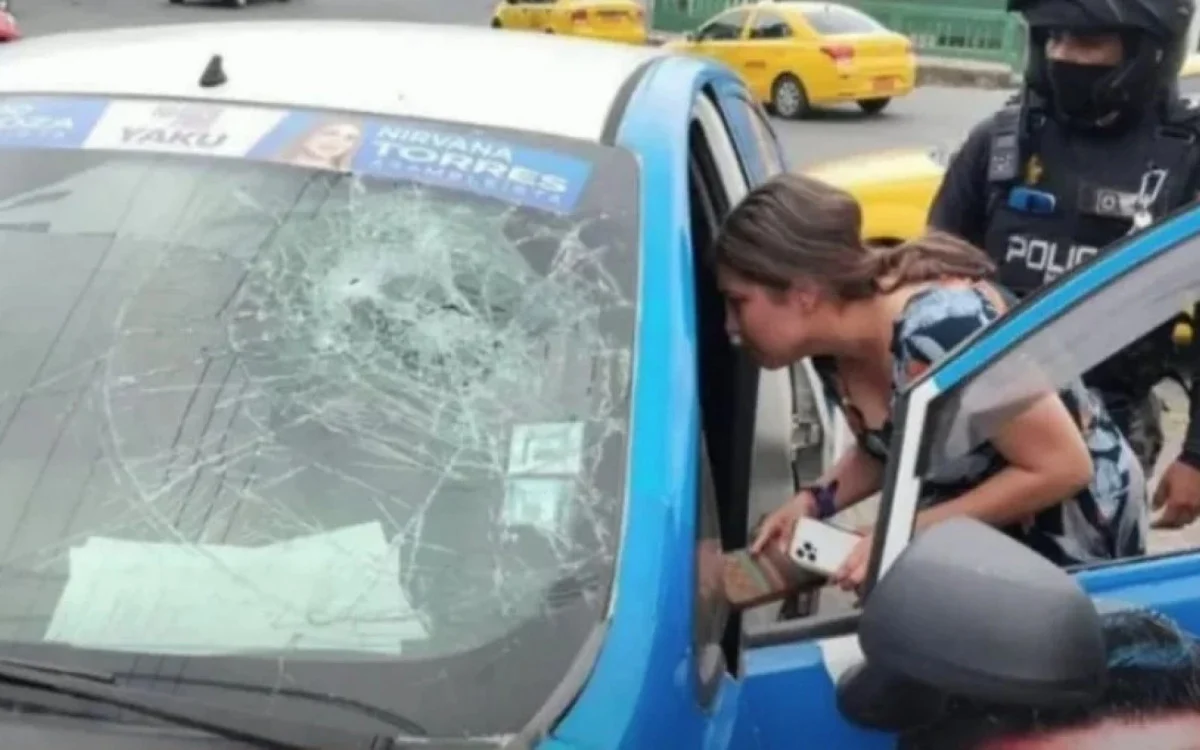 Carro de candidata a deputada é baleado no Equador