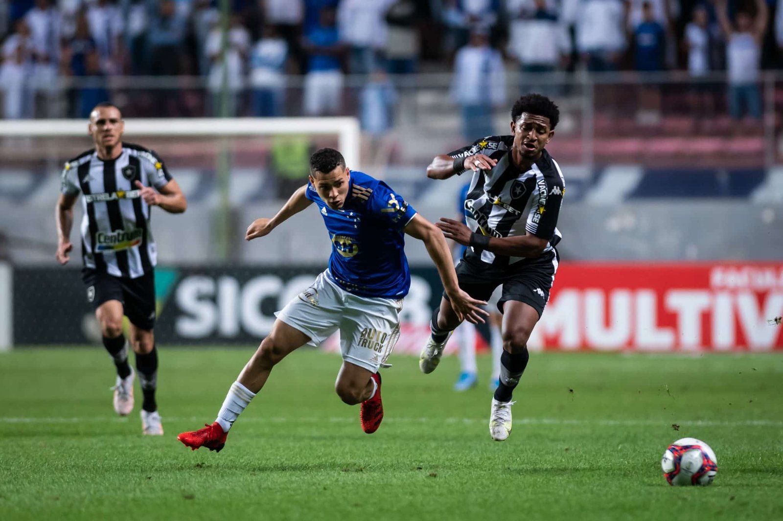Campeonato Brasileiro: Cruzeiro x Botafogo duelam