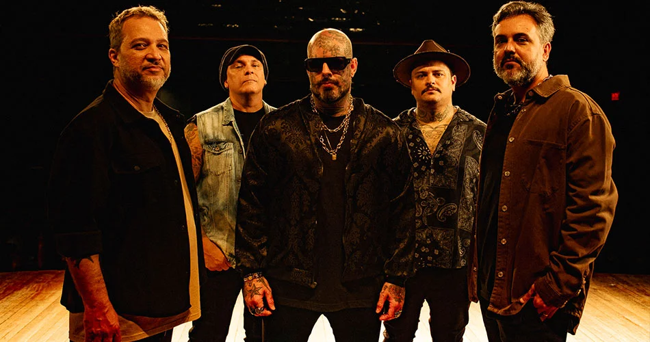 Detonautas celebra 20 anos de carreira com show