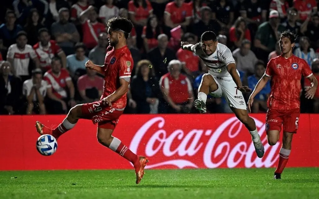 Fluminense empata com o Argentinos Juniors no jogo de ida das oitavas de final da Libertadores