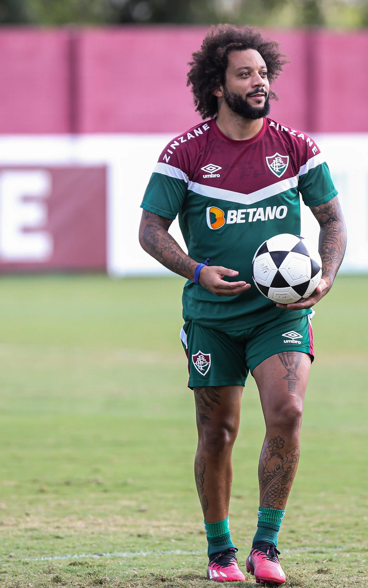 Lesão muscular tira Marcelo do Fluminense por três semanas