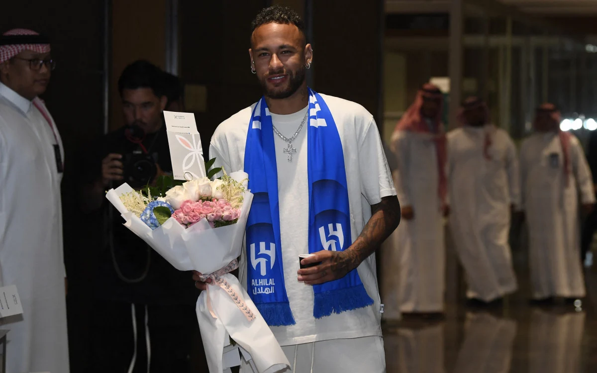 Neymar chega à Arábia Saudita em avião de R$ 1 bilhão