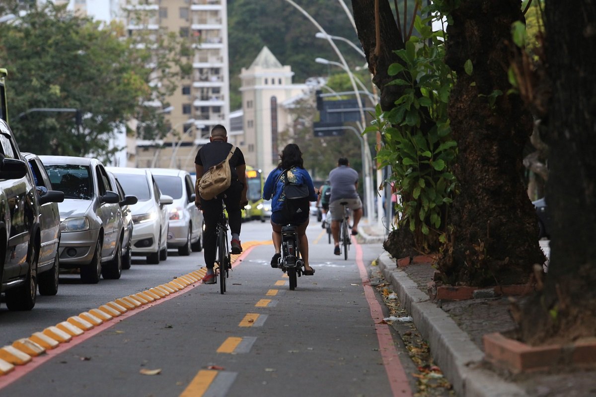 Niterói: Prefeito regulamenta uso de ciclovias