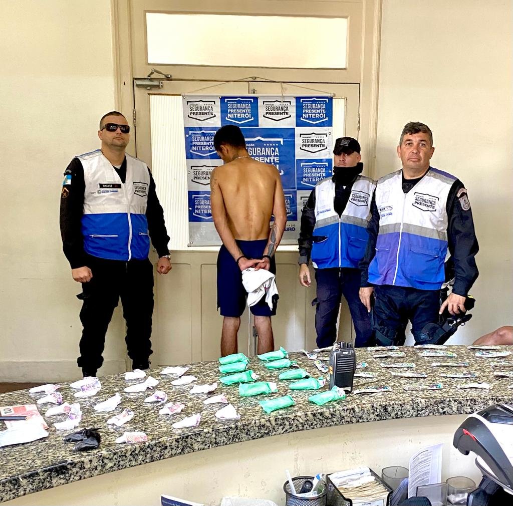 Região Oceânica: Traficante reincidente é preso em flagrante