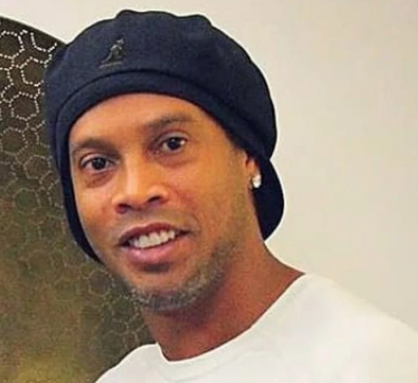 Ronaldinho Gaúcho é convocado para depor e não comparece