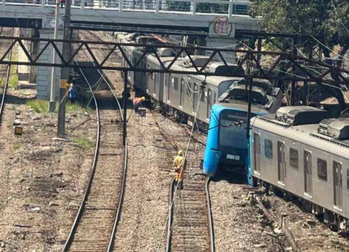 Trem descarrila na SuperVia e afeta circulação de trens