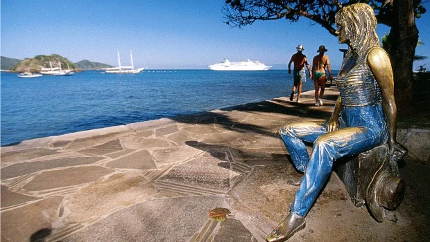 Verão fora de época impulsiona turismo na Região dos Lagos
