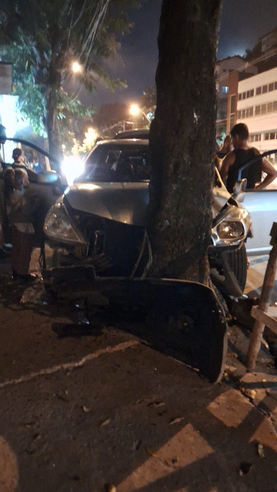 Grave acidente deixa duas feridas na Região Oceânica