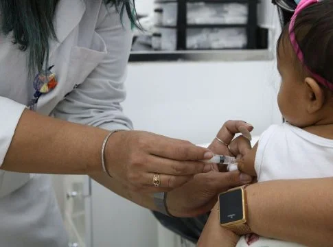 Saquarema convoca para vacinação crianças e adolescentes