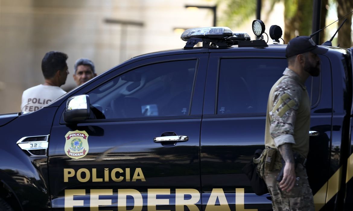 Polícia Federal faz operação em residência em Camboinhas