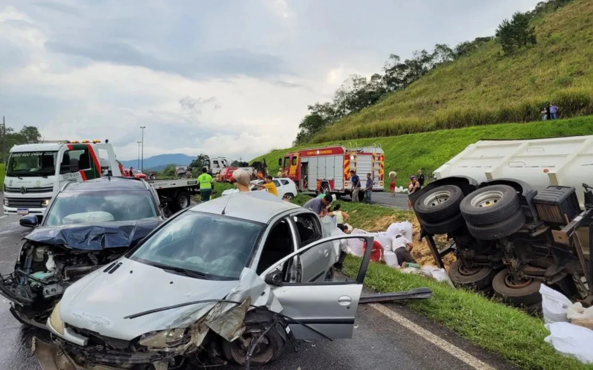 Acidente grave deixa pelo menos sete feridos em rodovia