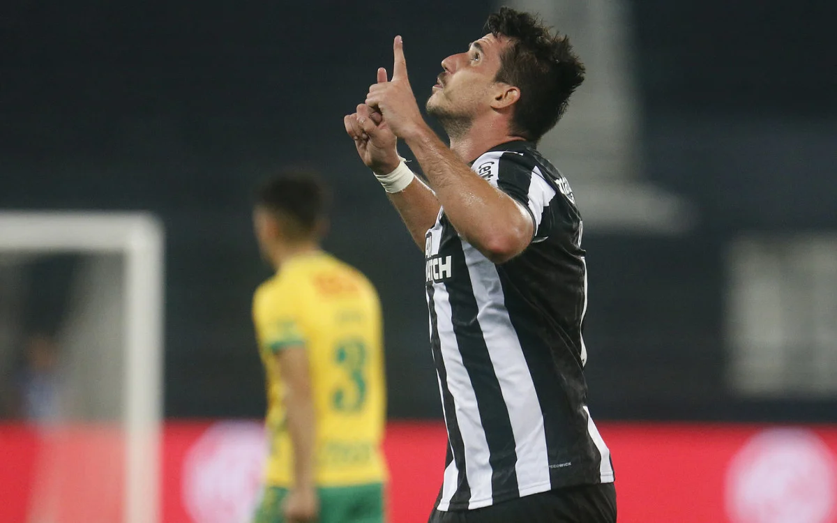 Botafogo mira contratação e prepara oferta para comprar Gabriel Pires