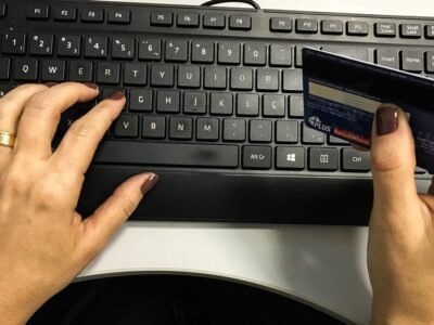 Câmara aprova limite para cartão de crédito e Desenrola