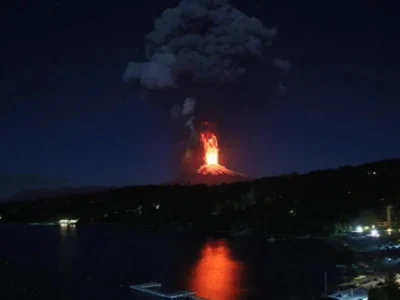 Chile eleva alerta para vulcão Villarica: risco de erupção aumenta