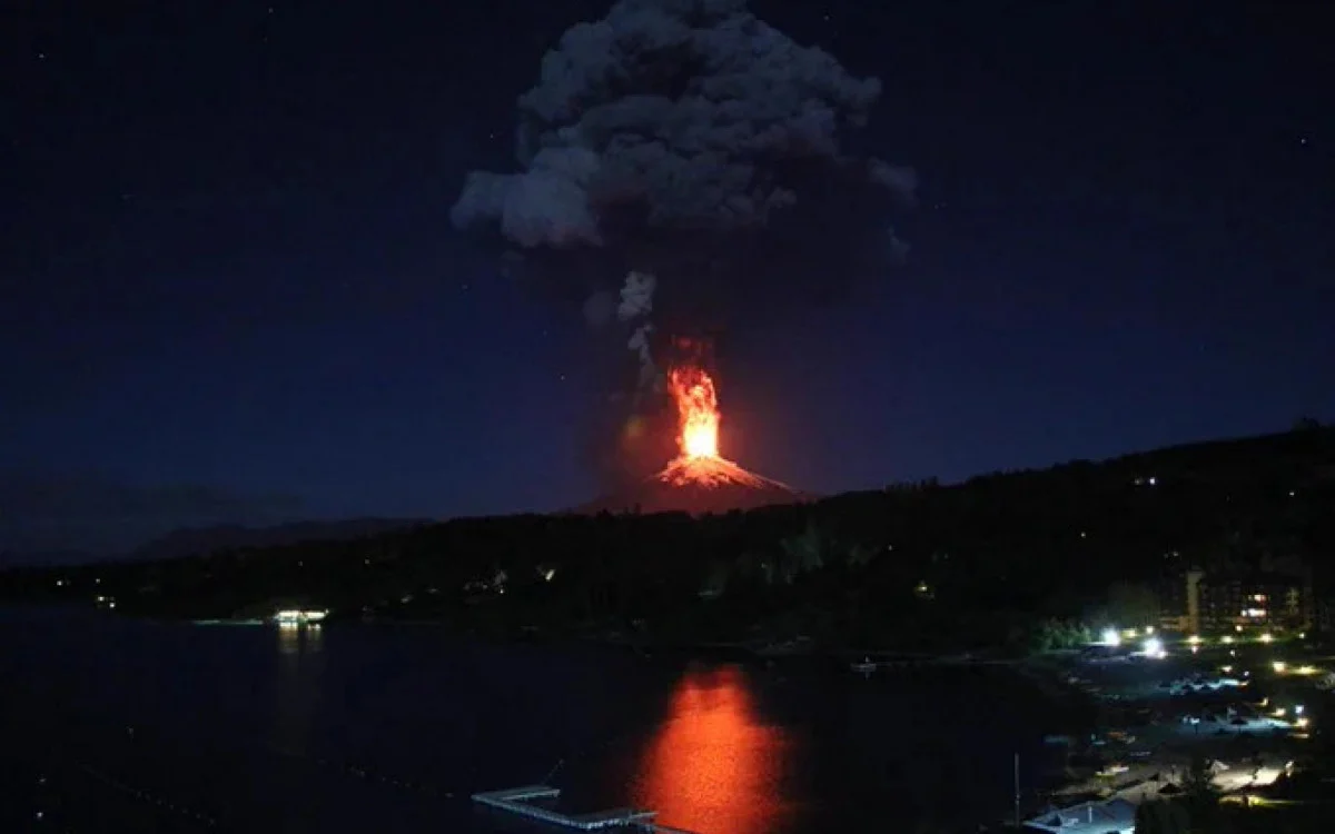 Chile eleva alerta para vulcão Villarica: risco de erupção aumenta