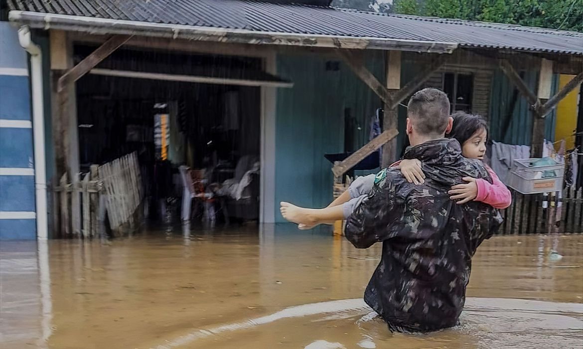 Ciclone provoca quatro mortes no Rio Grande do Sul