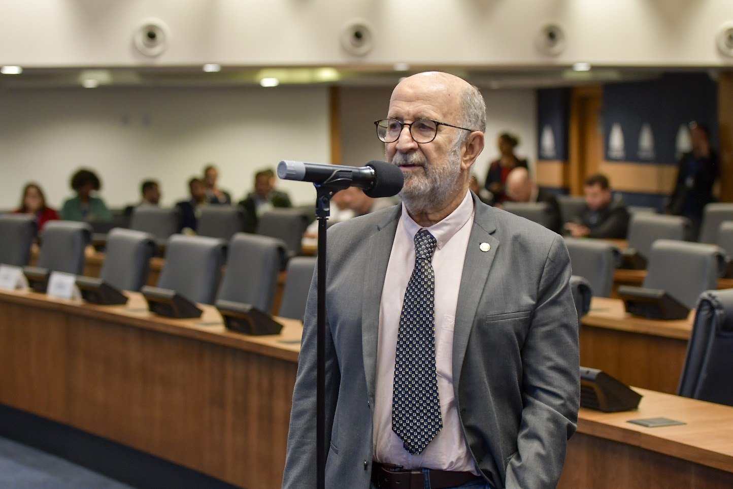 Deputado manda duro recado para o governador Castro