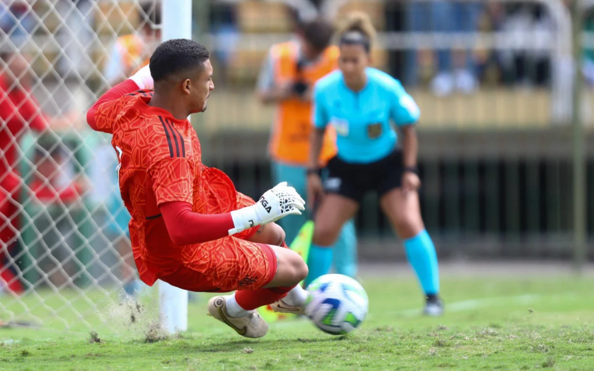 Dyogo, sobrevivente do Ninho, é titular do Flamengo na conquista do Brasileirão Sub-20