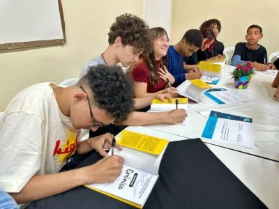 Estudantes da Rede Municipal de Niterói lançam livro de crônicas