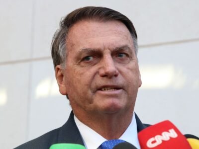 Ex-presidente Bolsonaro é internado em SP para passar por cirurgias