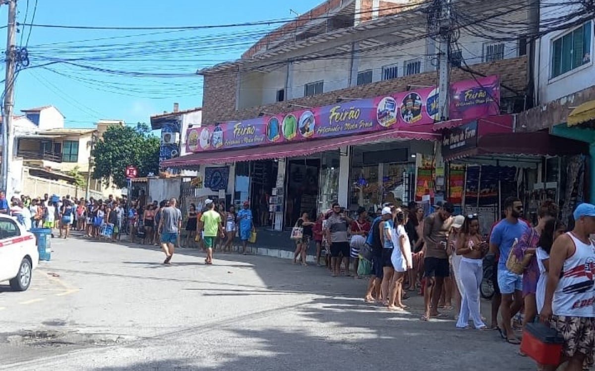 Fortes ventos cancelam passeios de barco em Arraial do Cabo