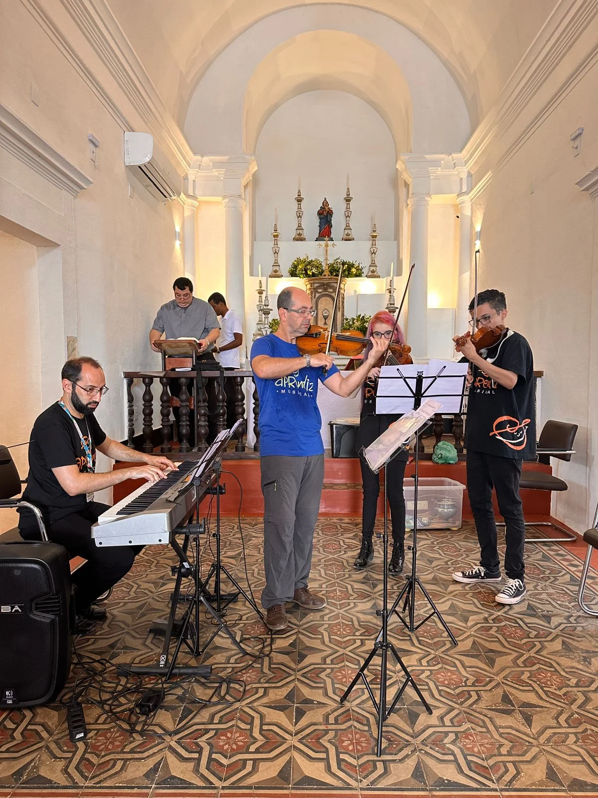 Grupos de câmara do Aprendiz Musical levam música clássica a Niterói