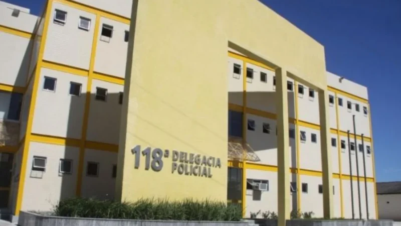 Adolescente é assassinado a tiros em bar de Araruama