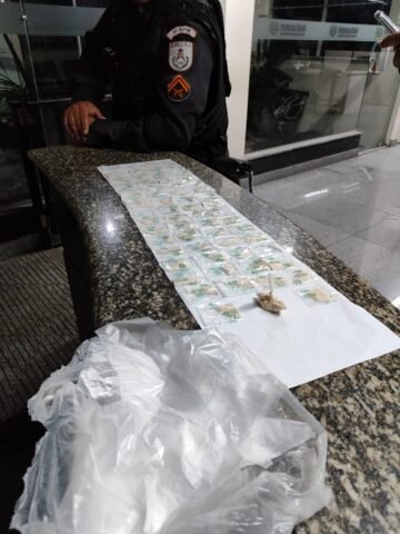 Homem é preso com cocaína no Parque Califórnia