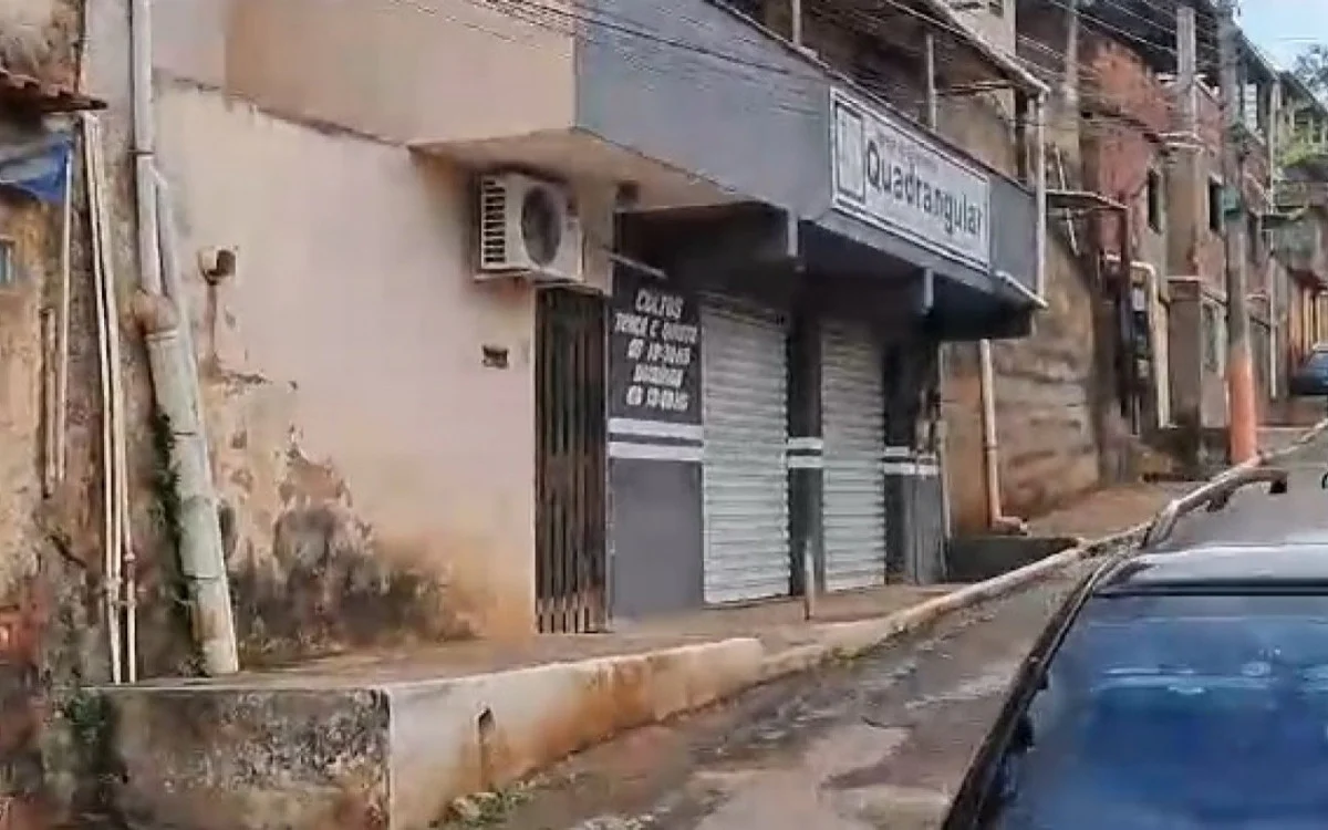 Homem é preso por cárcere privado de 21 anos contra a própria mulher