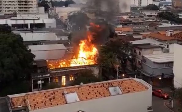 Incêndio no Centro de Niterói