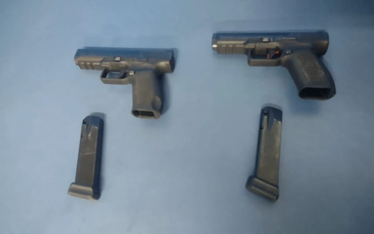 Jovem é preso com duas pistolas na Rodoviária do Rio