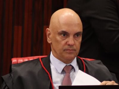 Moraes solta envolvidos em fraude de cartões de vacina de Bolsonaro