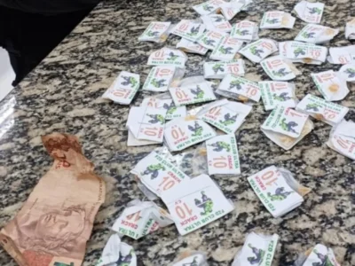 Mulher é presa por tráfico de drogas em Araruama