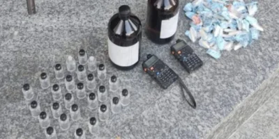 PM prende suspeitos com drogas e rádios transmissores em Araruama