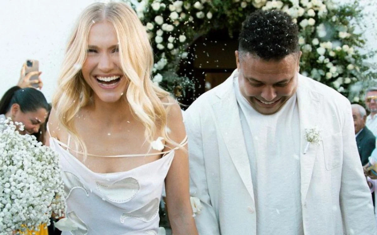 Ronaldo Fenômeno e Celina Locks se casam em Ibiza