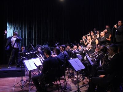 São Gonçalo: Orquestra Municipal lota teatro em apresentação