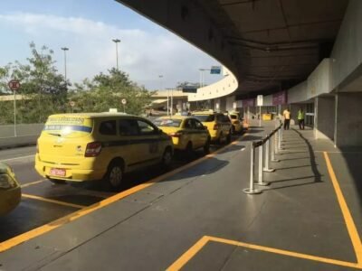 Taxistas vendem ilegalmente vagas no Aeroporto do Galeão