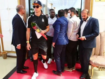 Torcedores invadem hotel de Cristiano Ronaldo no Irã
