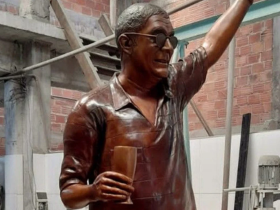Xerém homenageia Zeca Pagodinho com estátua