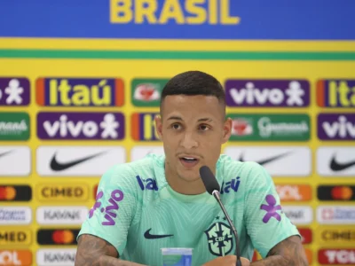 Arana se prepara para Seleção Brasileira e brinca sobre jeito de Diniz