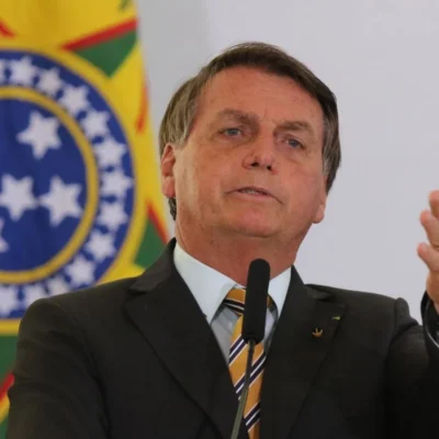 Bolsonaro e Mauro Cid são indiciados pela PF em caso de joias