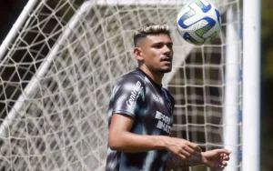 Tiquinho a 12 gols de igualar marca de Dodô no Botafogo