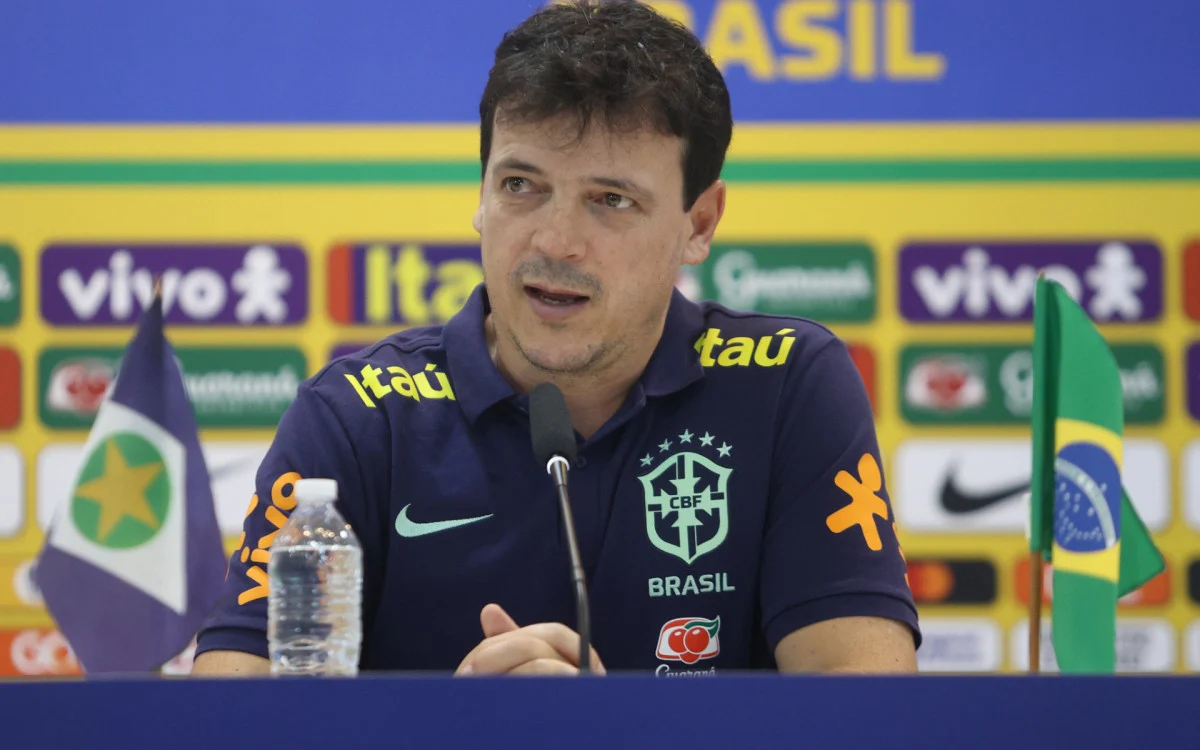 Diniz explica opção por Richarlison no time titular da seleção brasileira