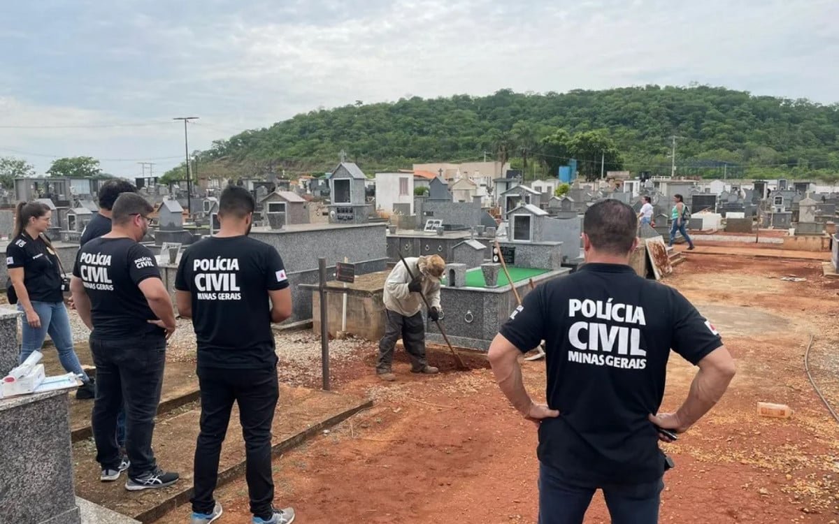 Dupla é presa roubando cadáveres