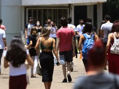 Estudantes contam como usaram o Enem para estudar fora do Brasil